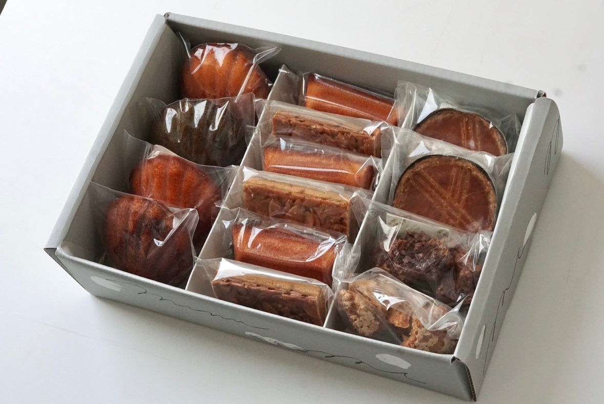 お年賀ギフト13個入BOX（M）