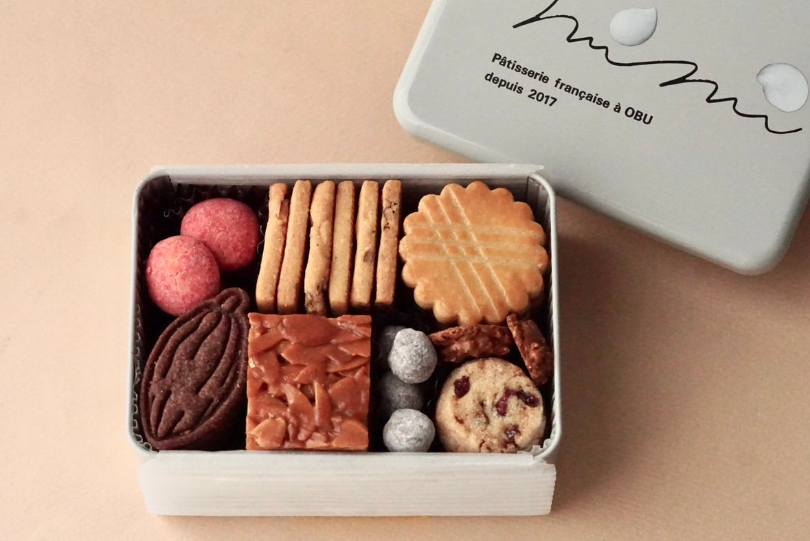 【ホワイトデー/3月8日以降配送商品】ホワイトデー8種クッキー缶