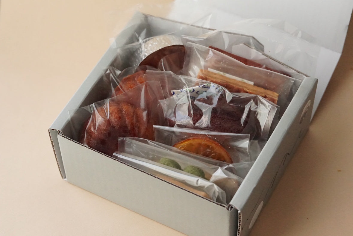 【ホワイトデー/3月8日以降配送商品】10種の定番焼き菓子BOX